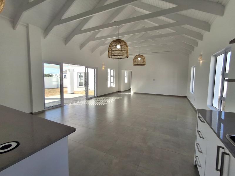 3 Bedroom Property for Sale in Golden Mile Western Cape